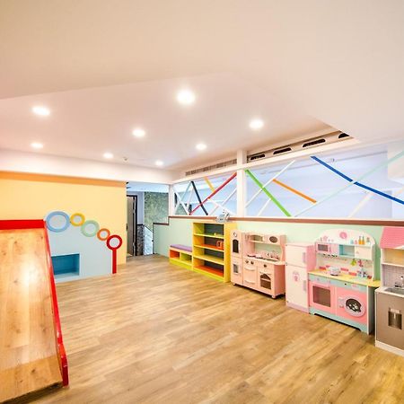 安尼赫時尚旅店 Anich Fashion Inn I 墾丁大街 I 親子遊戲區 I 停車位 エクステリア 写真